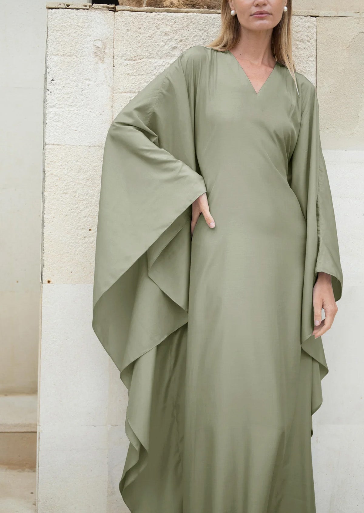 Elegant Casual Solid Color Small V-Neck Design Women's Abaya Dress-Green