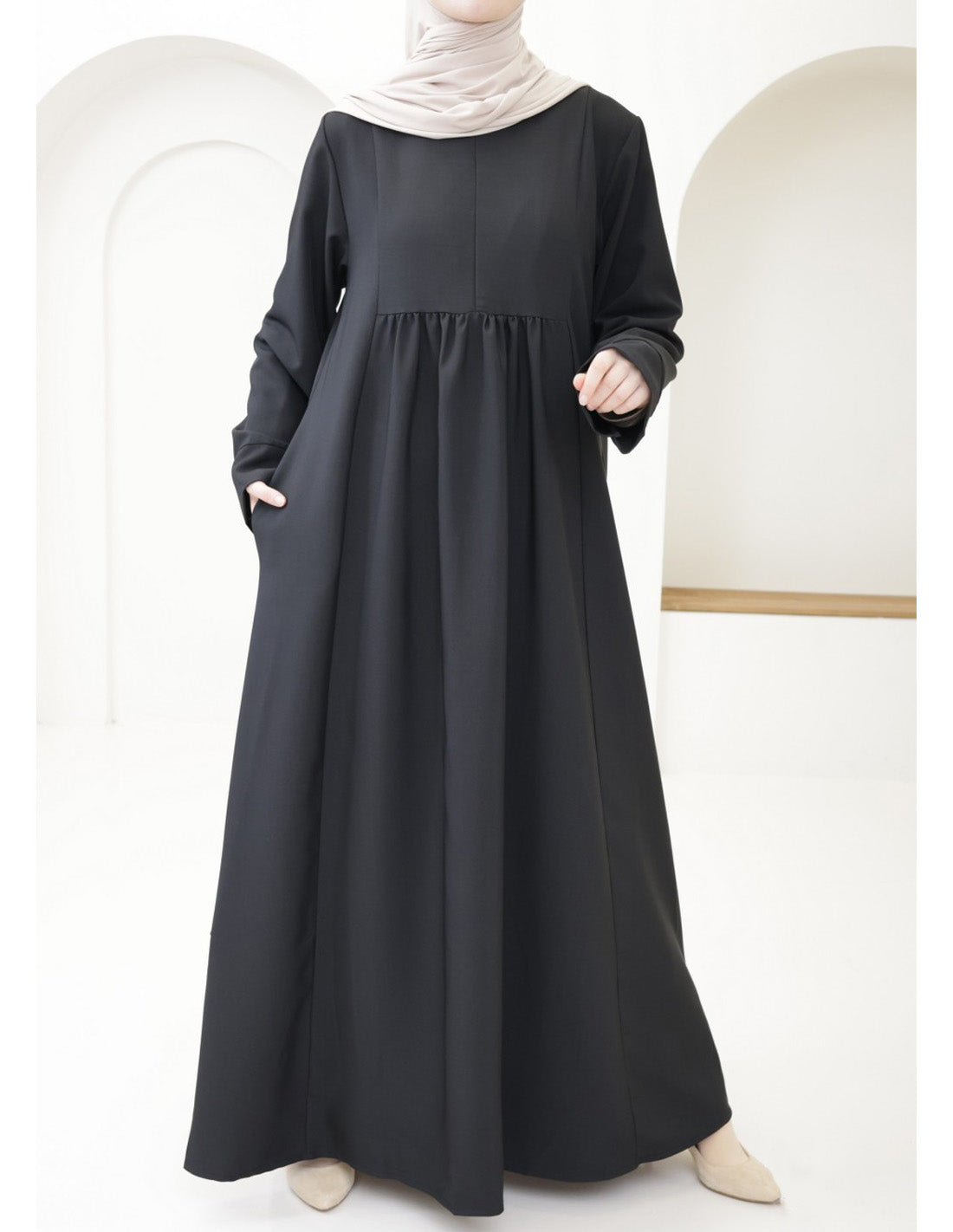 Ladies' Comfortable and Stylish Flared Skirt Front-zip Dress-Black