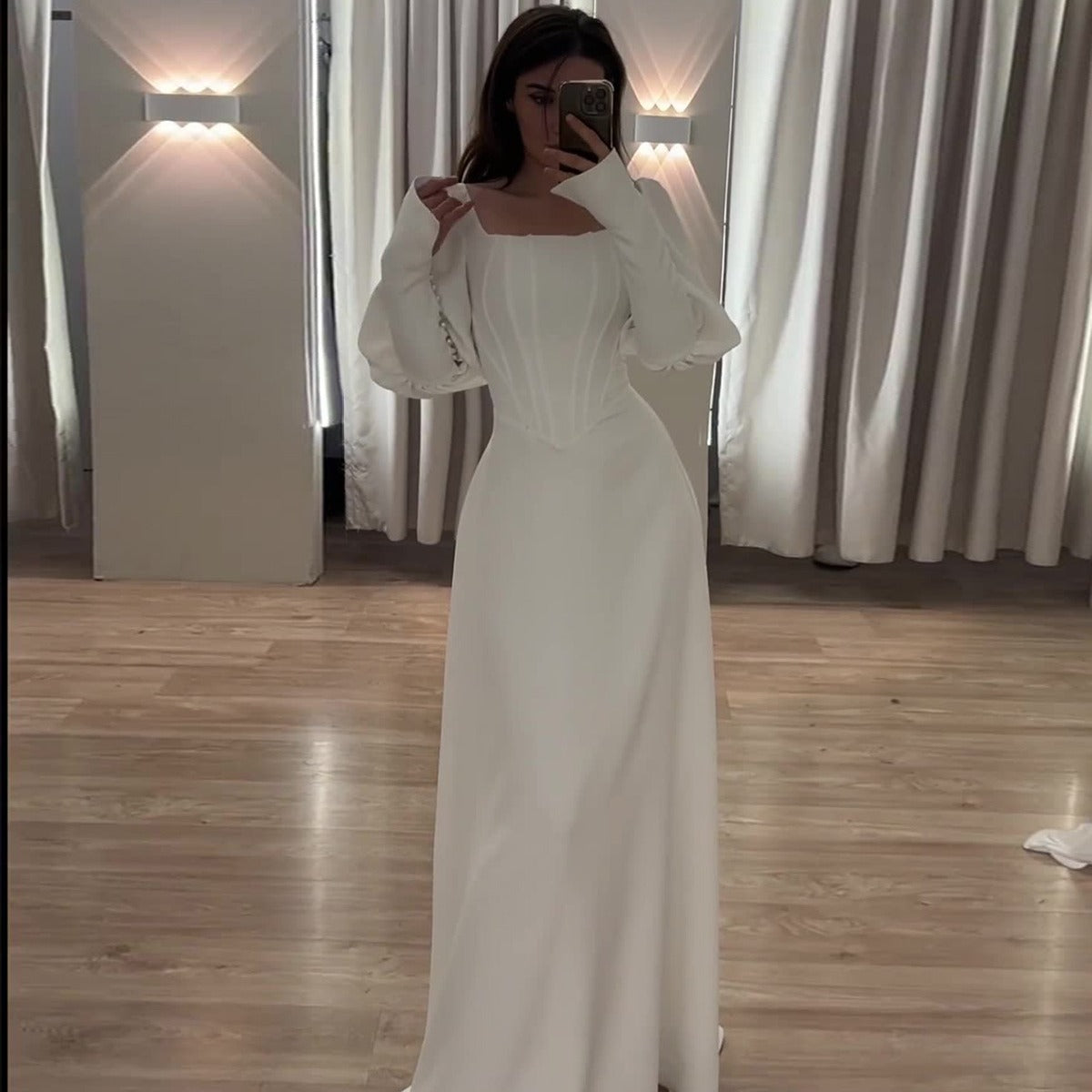 Long-sleeved Waist-cinching Midi Dress