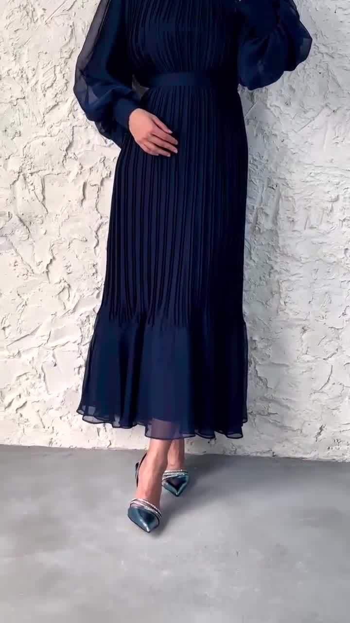 Women's Fishtail Pleated Maxi Dress