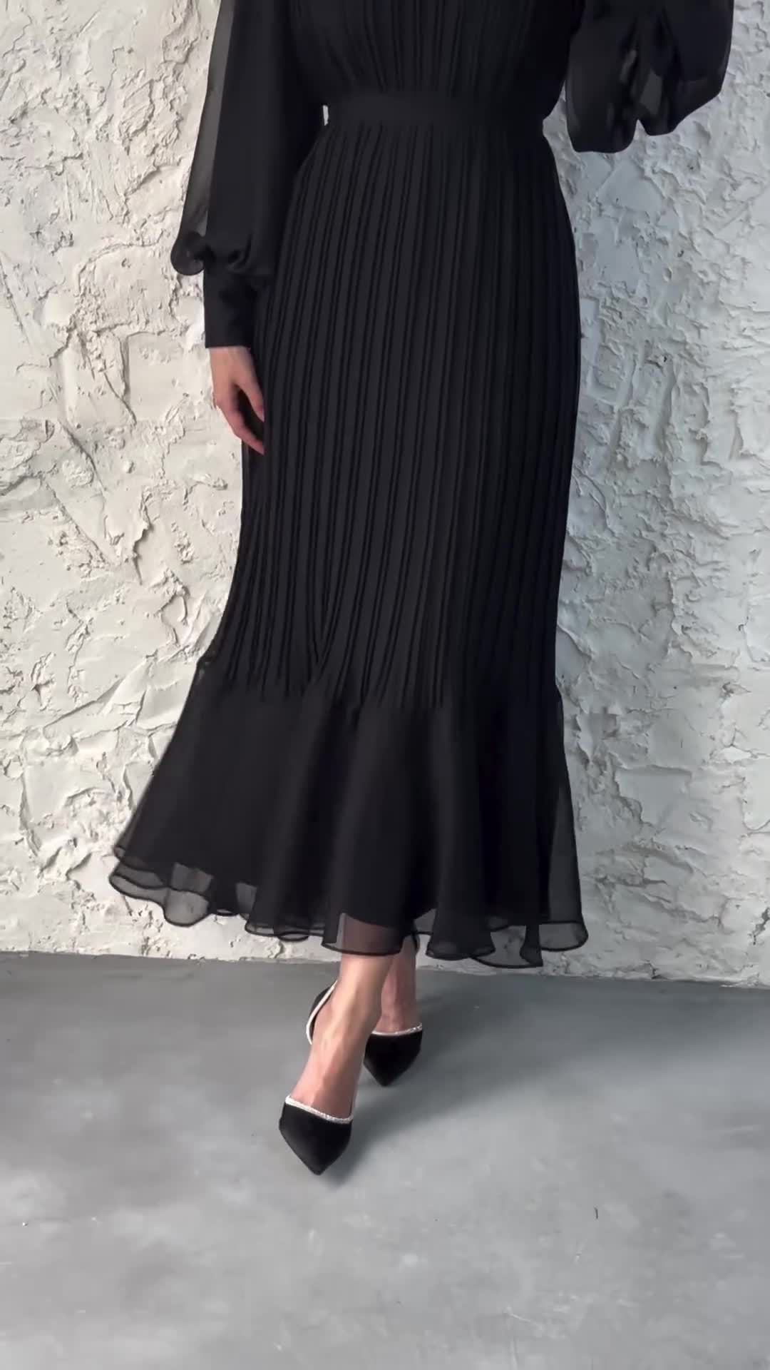 Women's Fishtail Pleated Maxi Dress