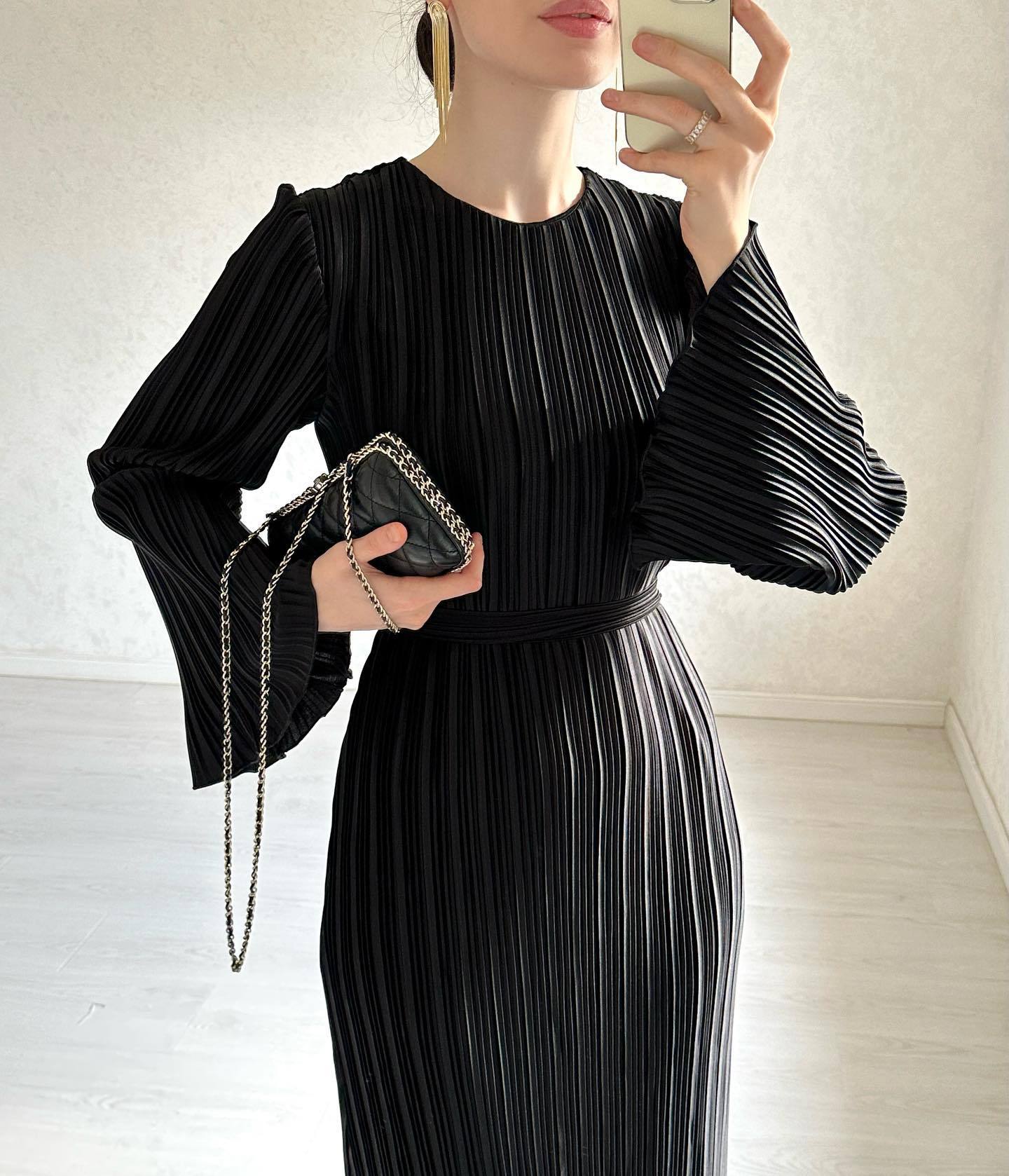 Women's Pleated Flared-sleeved Mixi Dress
