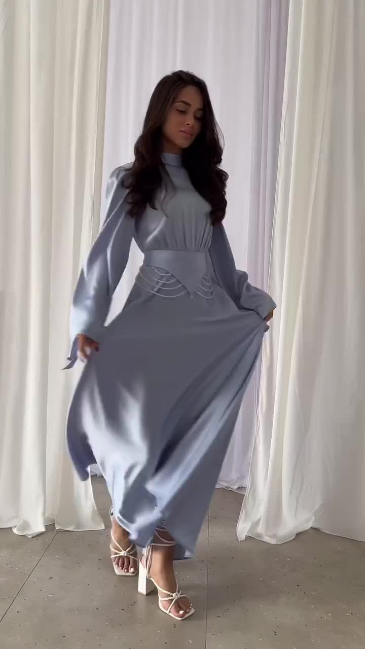 Women's Waist-cinching Long-sleeved Dresses