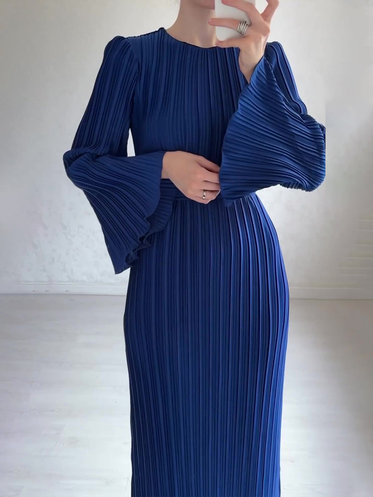 Women's Pleated Flared-sleeved Mixi Dress