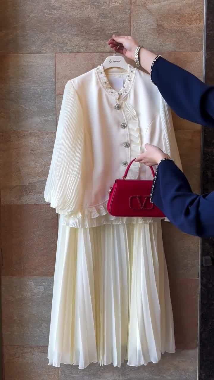 Fungus-trimmed Subpleated Loose Skirt Set