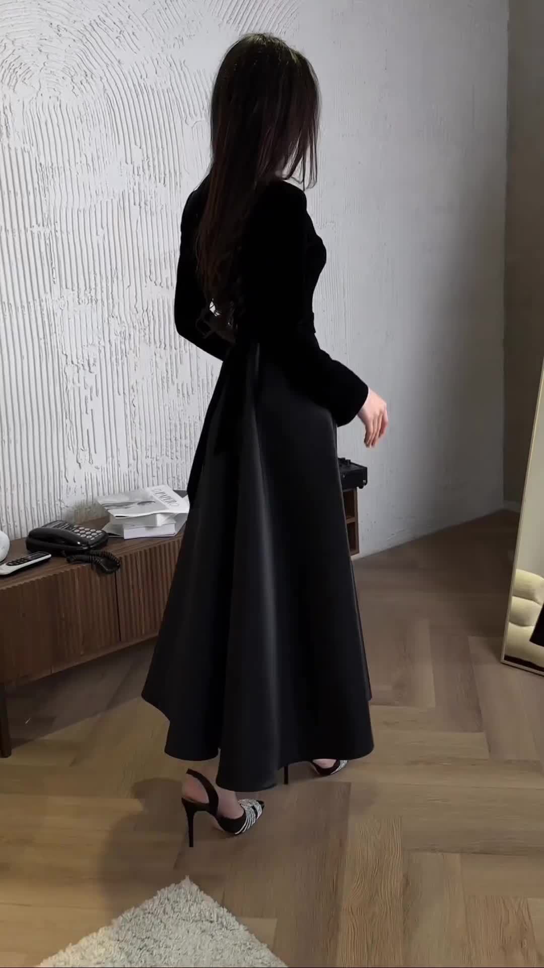 Women's Waist-cinching Round-neck Long-sleeved Dress