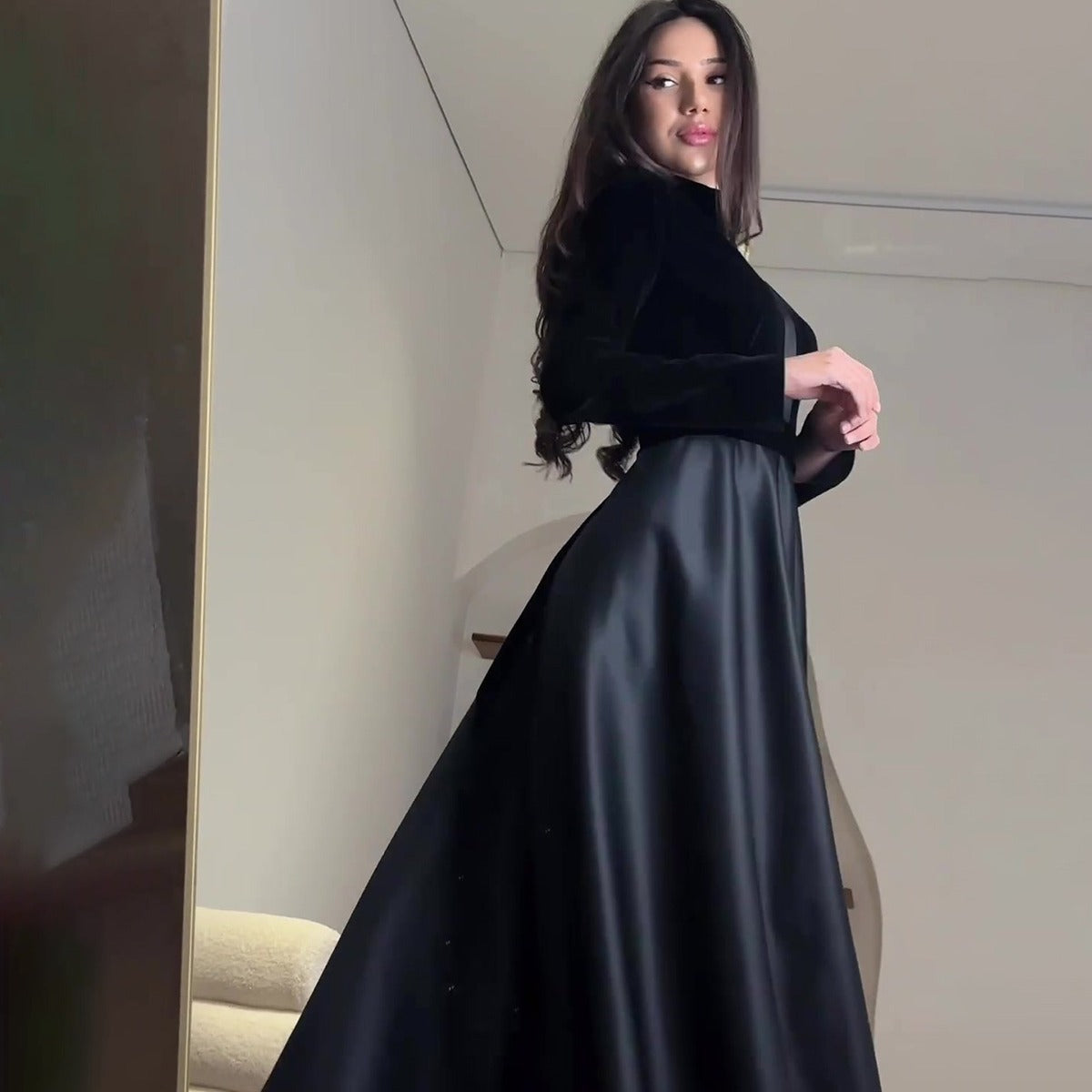 Women's Waist-cinching Round-neck Long-sleeved Dress
