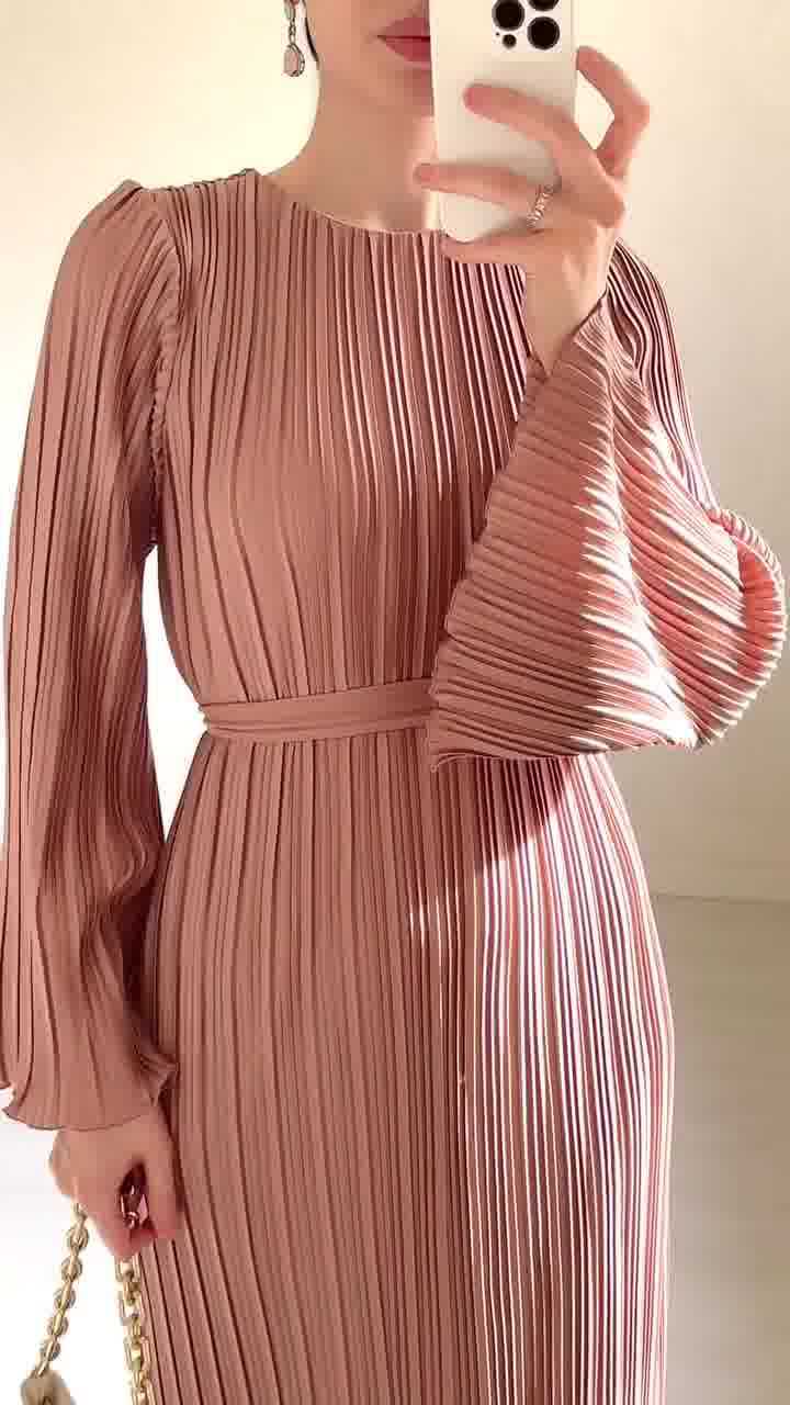 Women's Pleated Flared-sleeved Mixi Dress