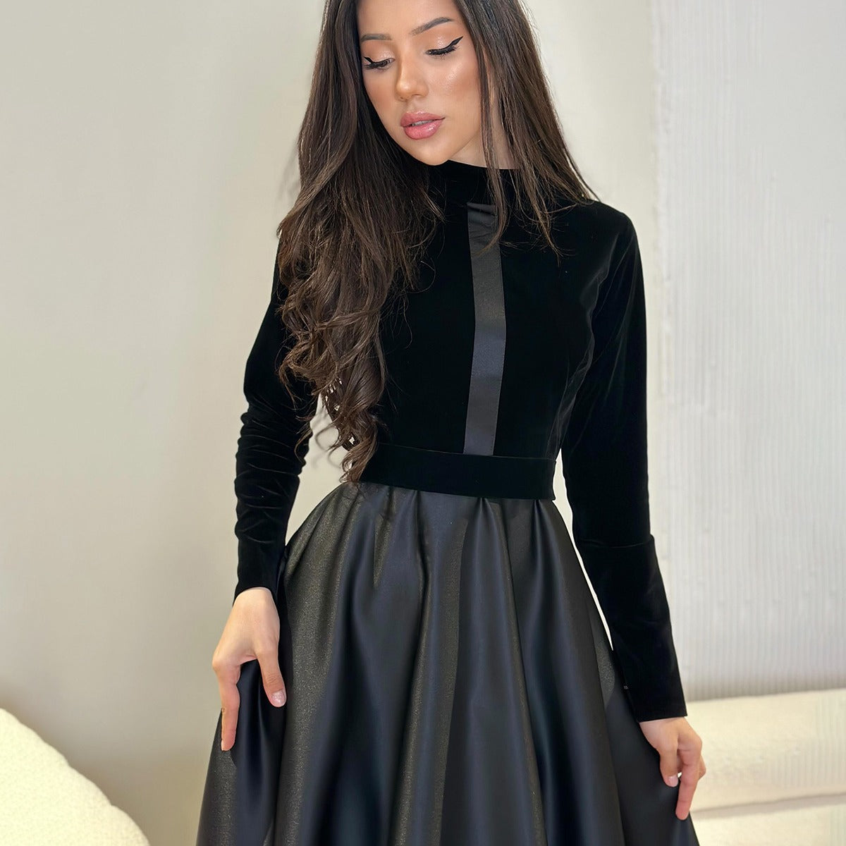 Women's Waist-cinching Round-neck Long-sleeved Dress