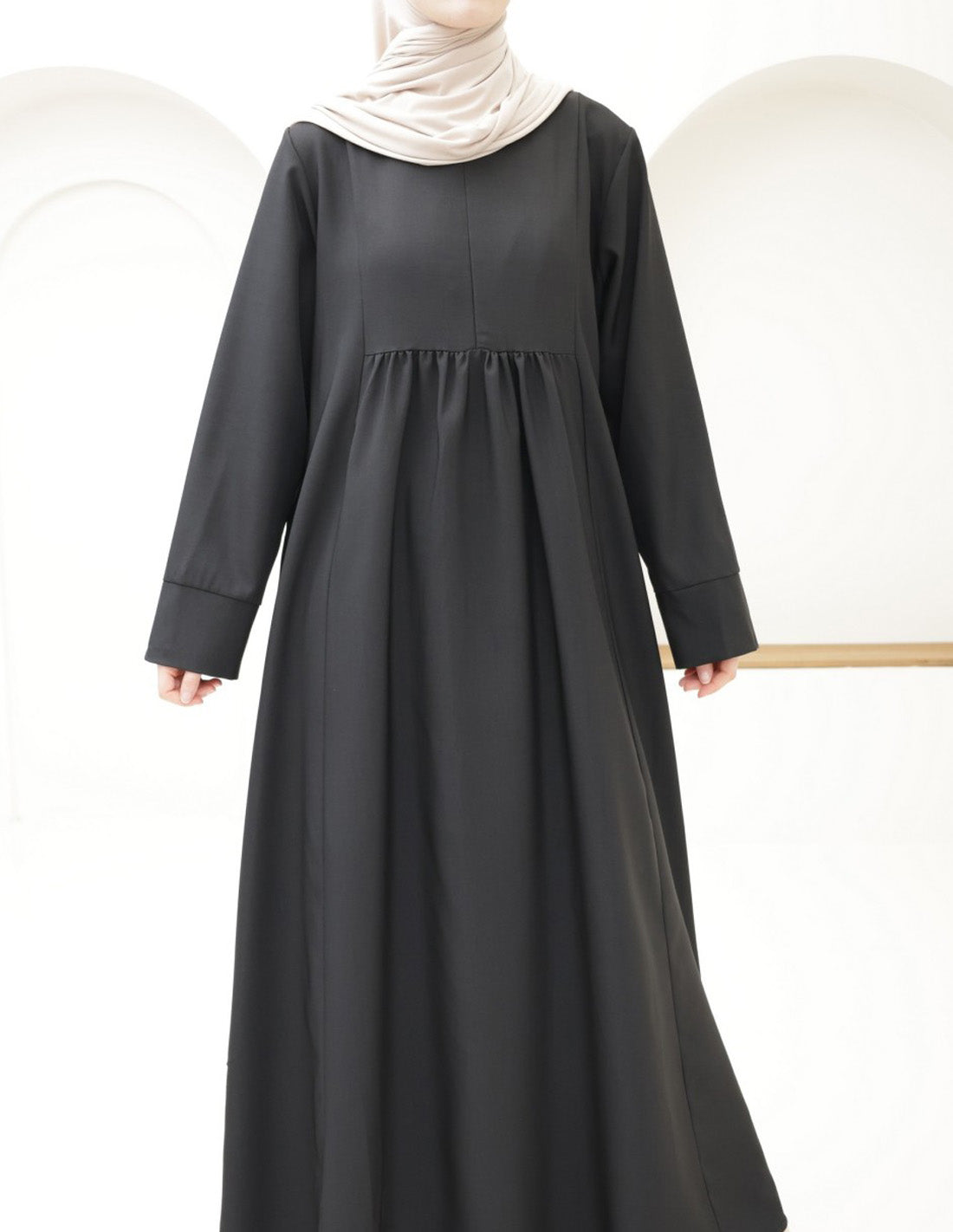 Ladies' Comfortable and Stylish Flared Skirt Front-zip Dress-Black
