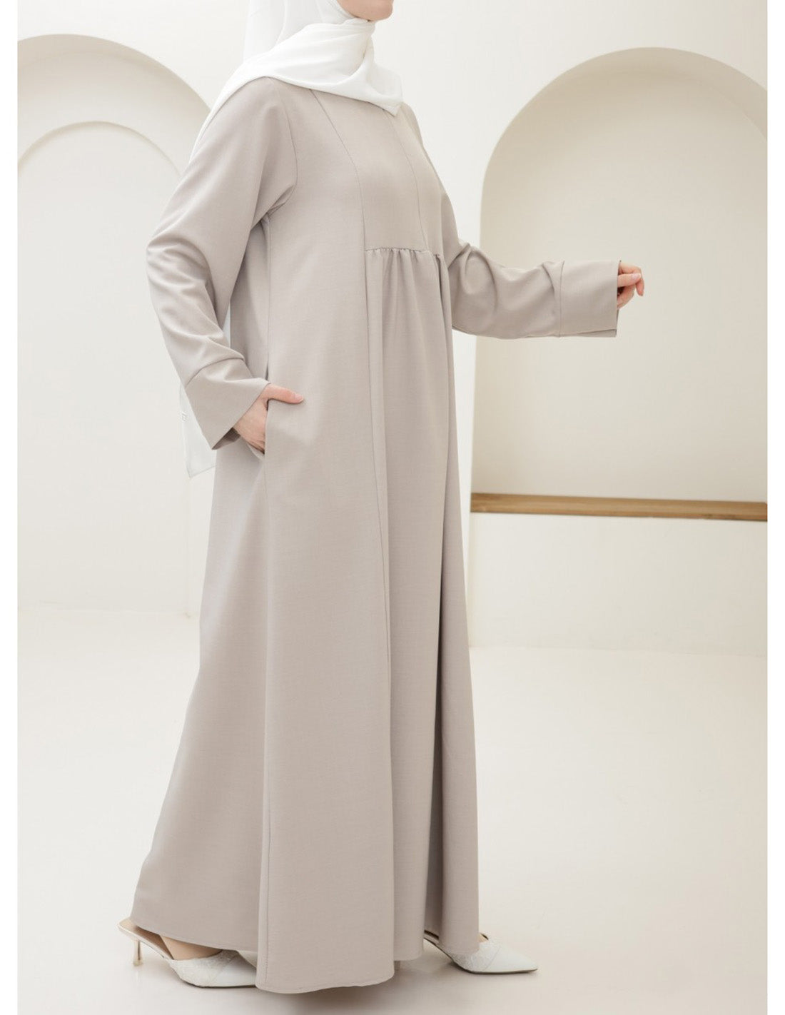 Ladies' Comfortable and Stylish Flared Skirt Front-zip Dress-Greige