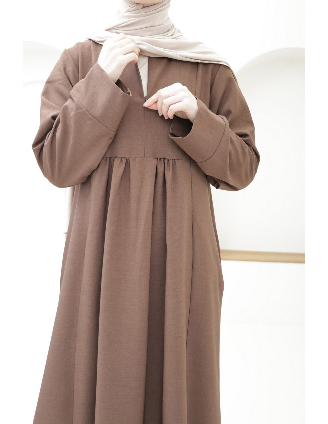 Ladies' Comfortable and Stylish Flared Skirt Front-zip Dress-Brown