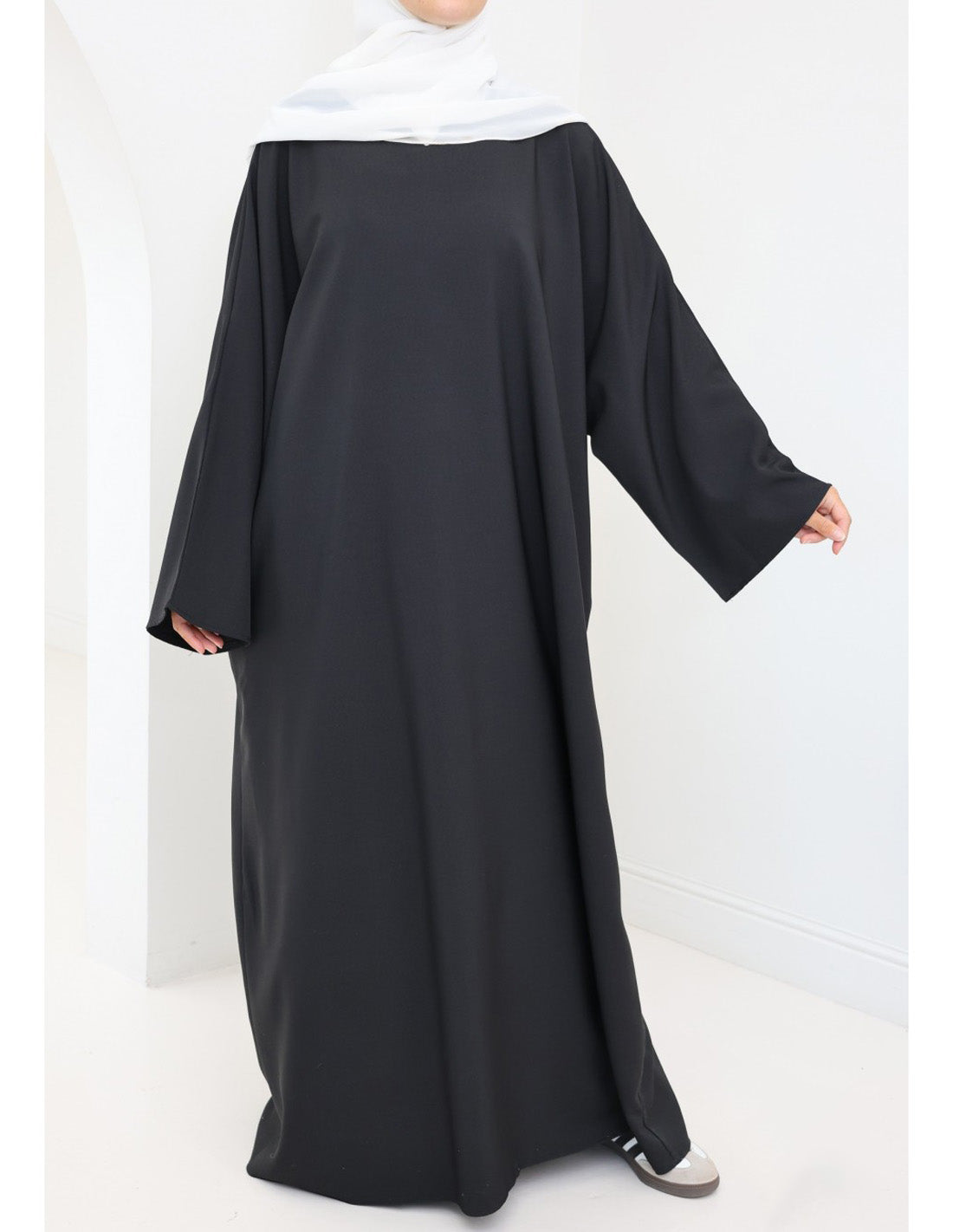 Ladies' Comfortable and Stylish Kaftan with Side Pockets-Black