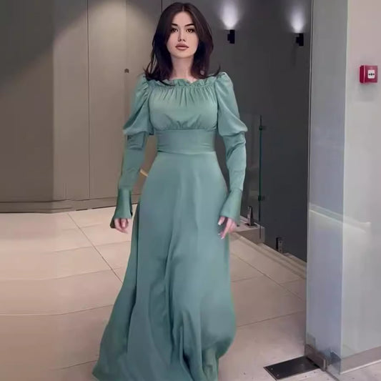 Women's Waist-cinching Solid Color Long-sleeved Dress