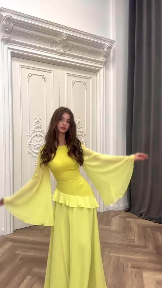 Women's Ruffled Court-style Dress