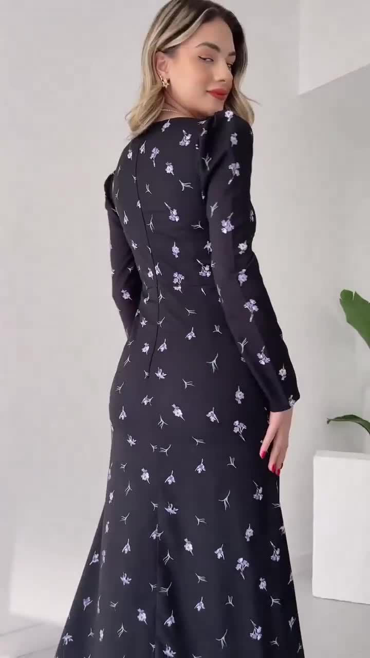 Women's Waist-cinching Long-sleeved Dresses