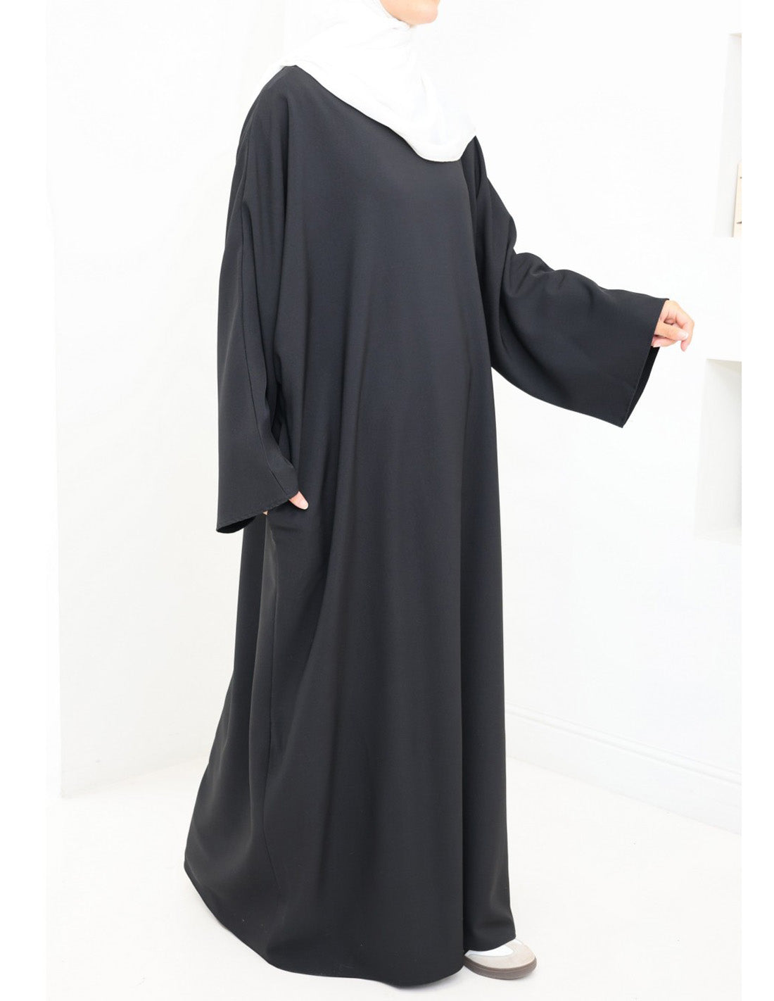 Ladies' Comfortable and Stylish Kaftan with Side Pockets-Black